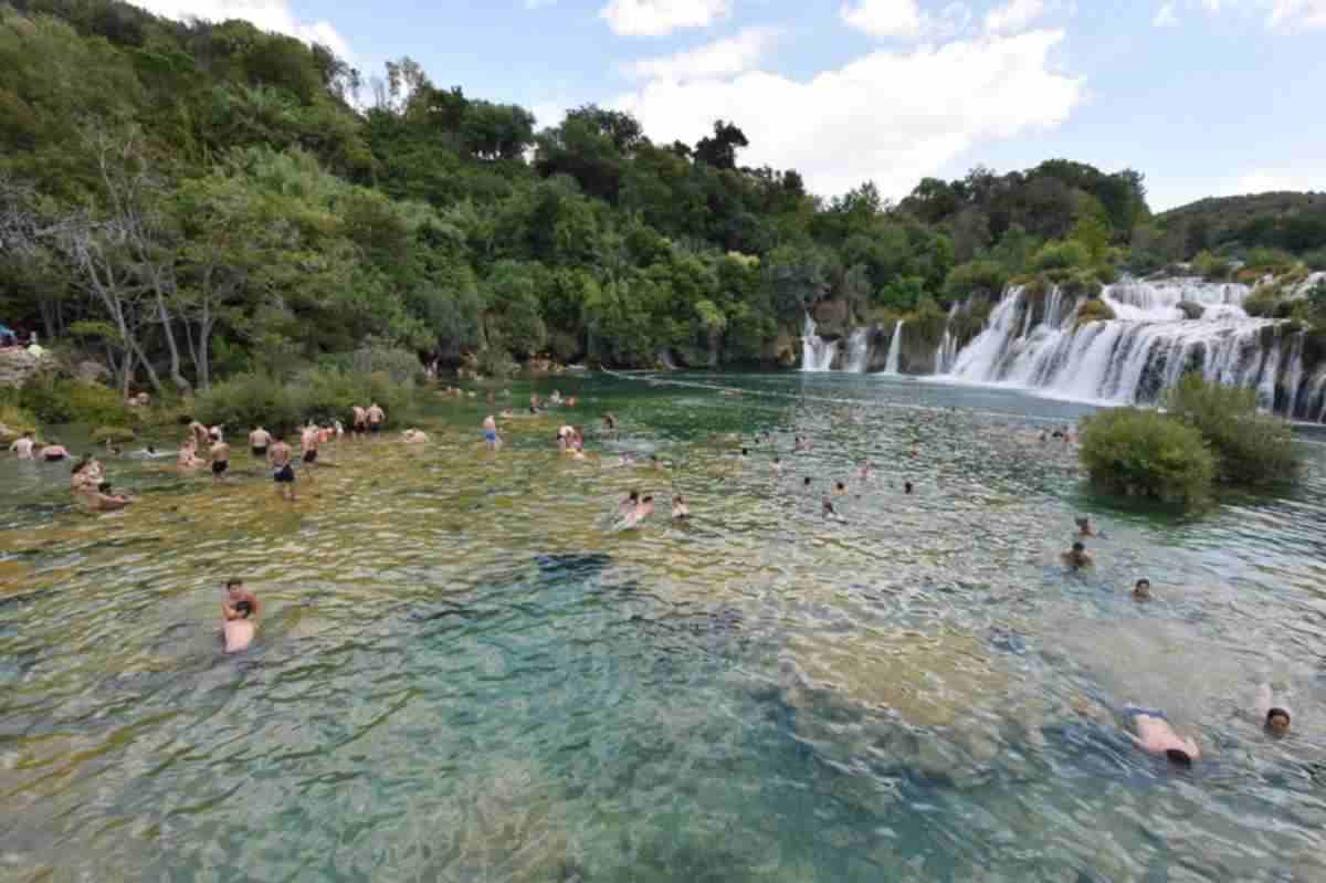 Krka: továbbra is tilos fürdeni a híres vízesés előtt